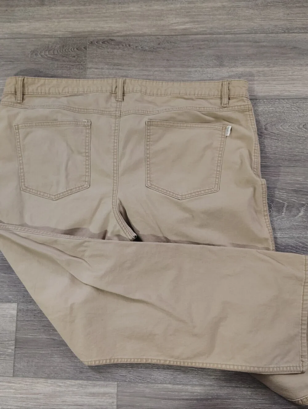 Magellan Outdoors Men's Tan Relaxed Fit Jeans 42 X 31